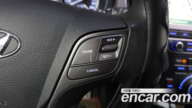 Hyundai Santafe 2018 — photo 29