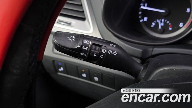 Hyundai Santafe 2018 — photo 32