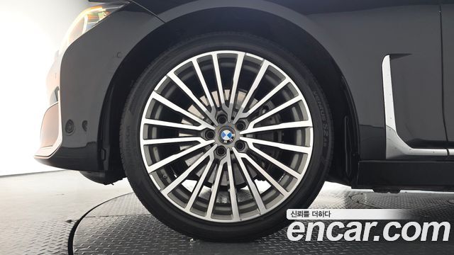 BMW 7-Series 2020 — photo 5