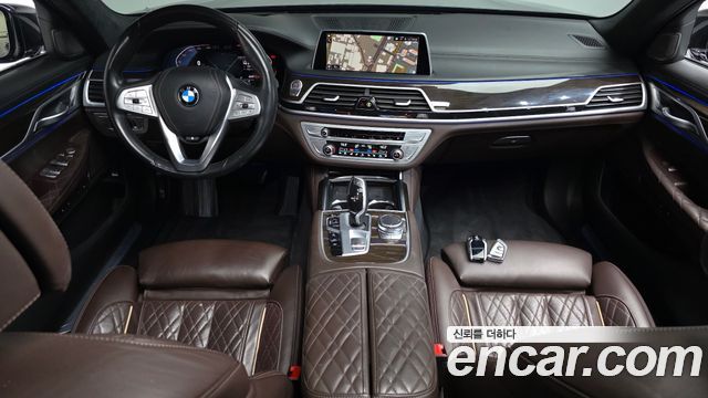 BMW 7-Series 2020 — photo 10