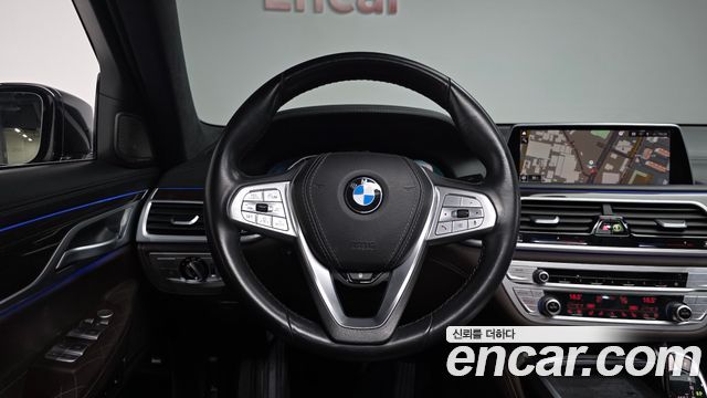 BMW 7-Series 2020 — photo 19