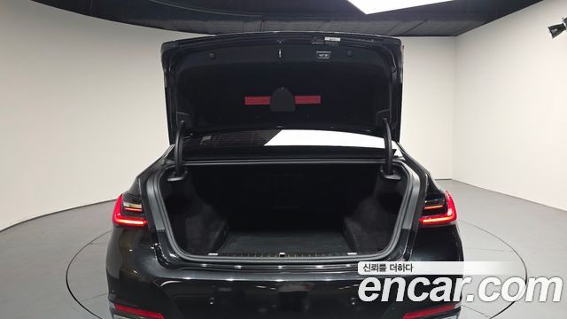 BMW 7-Series 2020 — photo 26