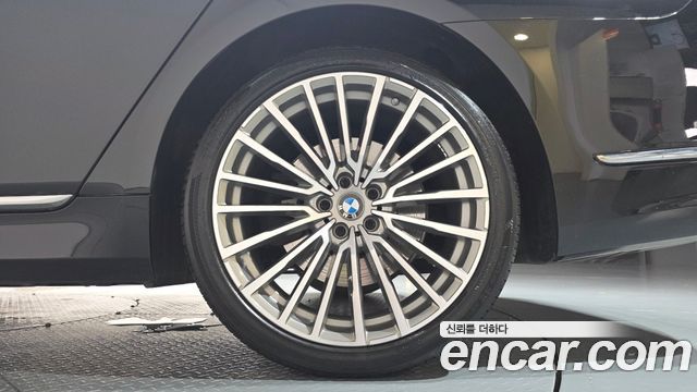 BMW 7-Series 2020 — photo 7