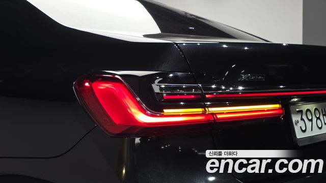 BMW 7-Series 2020 — photo 9