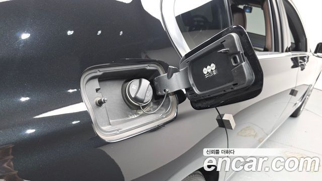 BMW 7-Series 2020 — photo 27