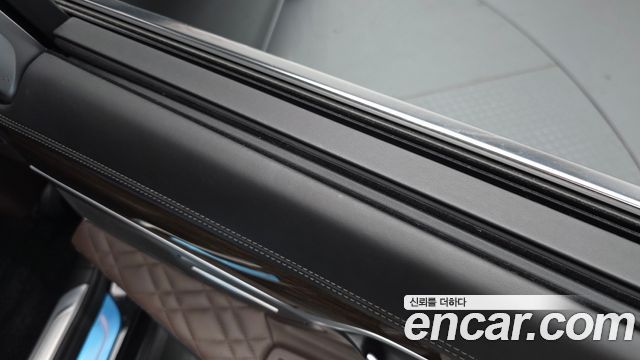 BMW 7-Series 2020 — photo 29