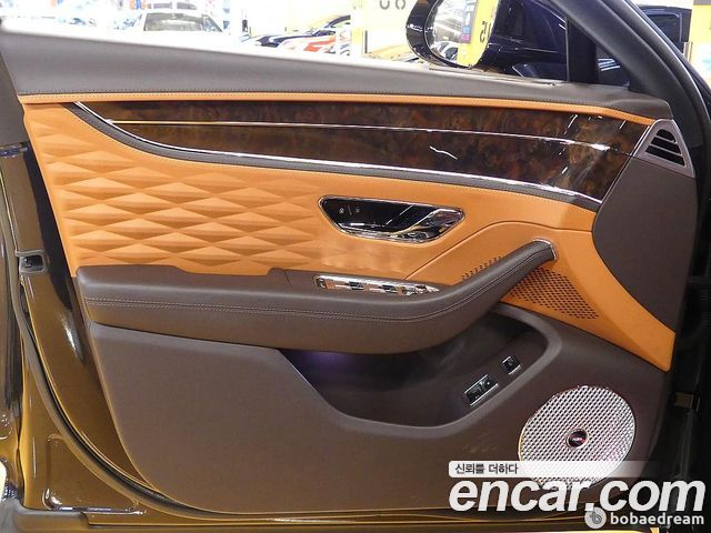 Bentley Flying Spur 2022 — photo 11
