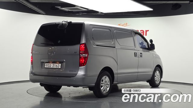 Hyundai Starex 2018 — photo 2