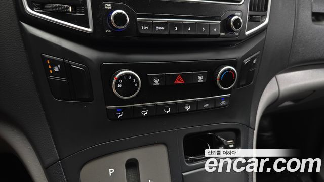 Hyundai Starex 2018 — photo 16