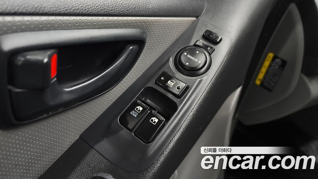 Hyundai Starex 2018 — photo 17