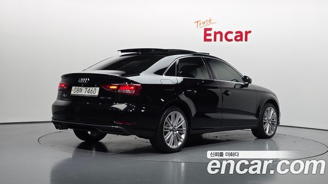 Audi A3 2018 — photo 2