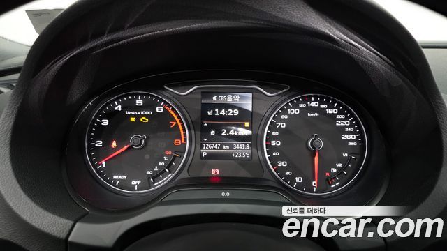 Audi A3 2018 — photo 8