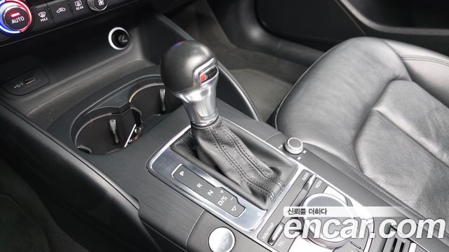 Audi A3 2018 — photo 9
