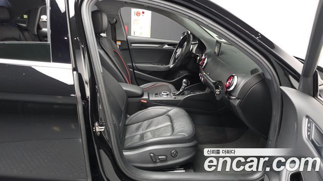 Audi A3 2018 — photo 11