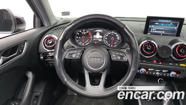 Audi A3 2018 — photo 13