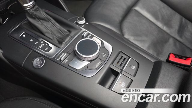 Audi A3 2018 — photo 17