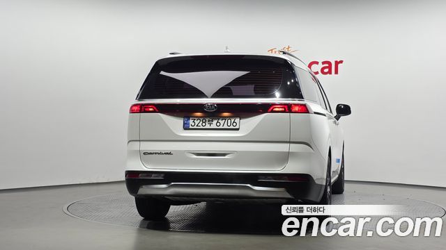 Kia Canival 2021 — photo 4