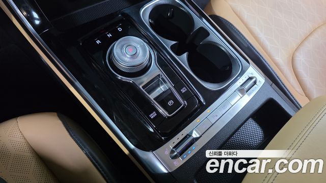 Kia Canival 2021 — photo 12