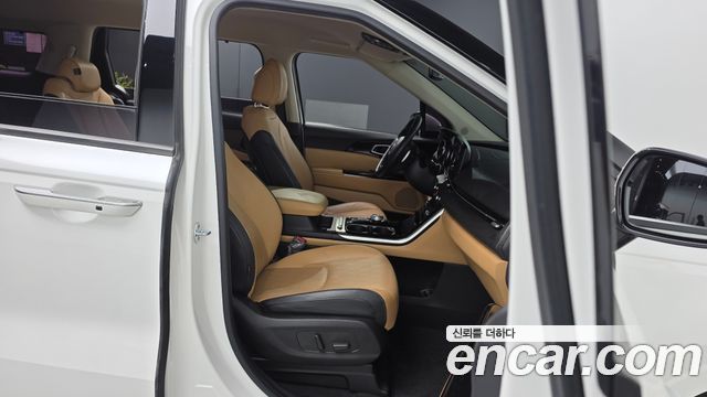 Kia Canival 2021 — photo 17