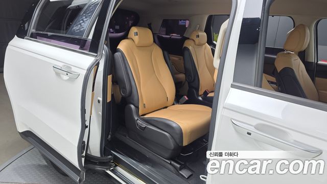 Kia Canival 2021 — photo 18