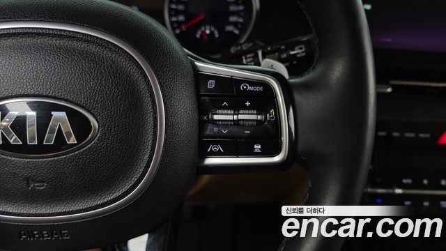 Kia Canival 2021 — photo 24