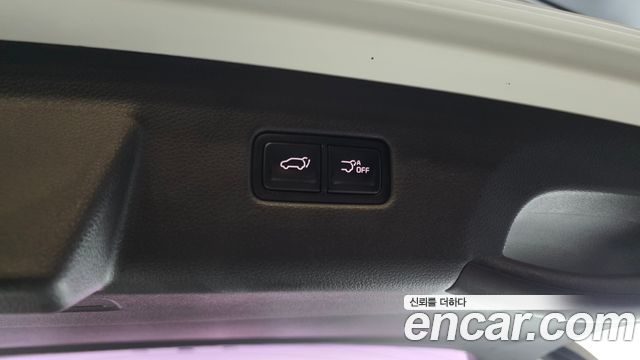 Kia Canival 2021 — photo 26