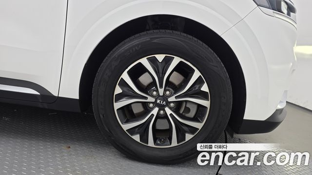Kia Canival 2021 — photo 7