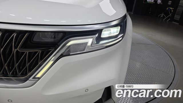 Kia Canival 2021 — photo 8