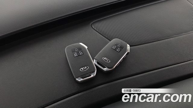 Kia Canival 2021 — photo 27