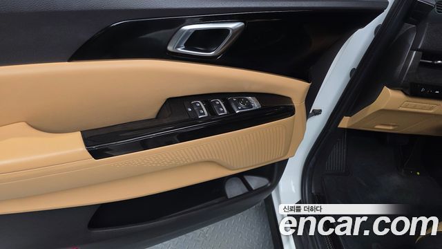 Kia Canival 2021 — photo 29
