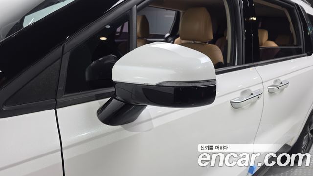 Kia Canival 2021 — photo 30