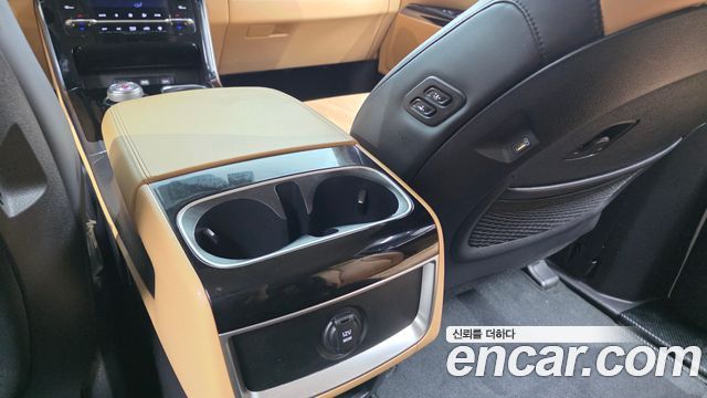 Kia Canival 2021 — photo 31