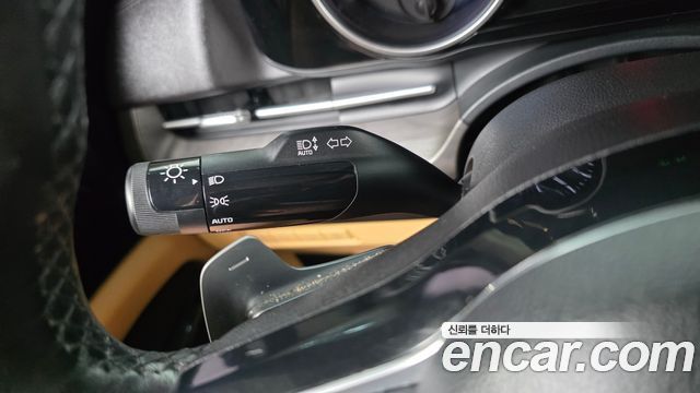 Kia Canival 2021 — photo 35