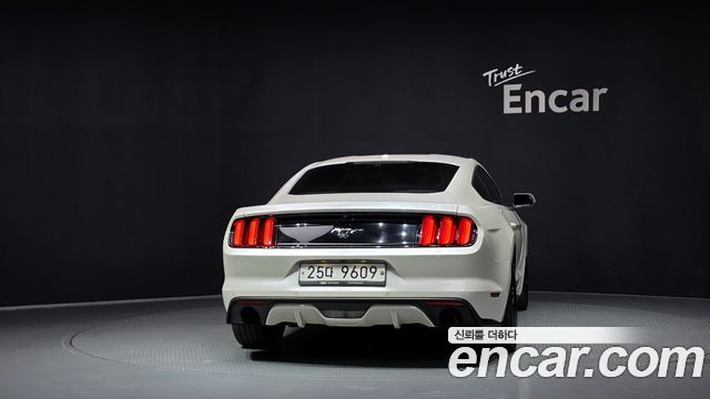 Ford Mustang 2017 — photo 4