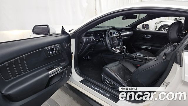 Ford Mustang 2017 — photo 10