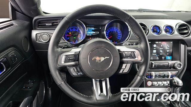 Ford Mustang 2017 — photo 13