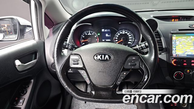 Kia K3 2018 — photo 19