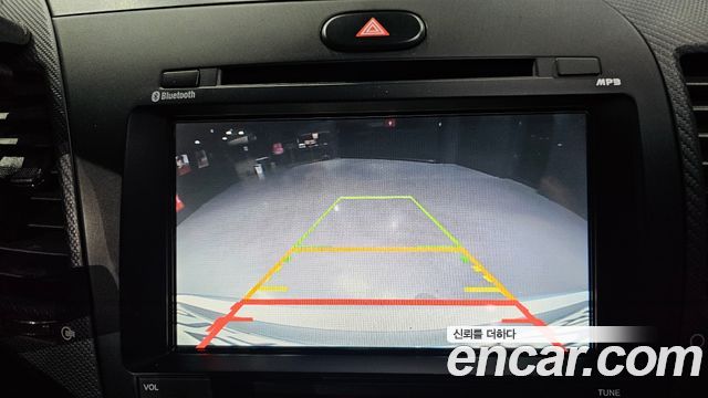 Kia K3 2018 — photo 25