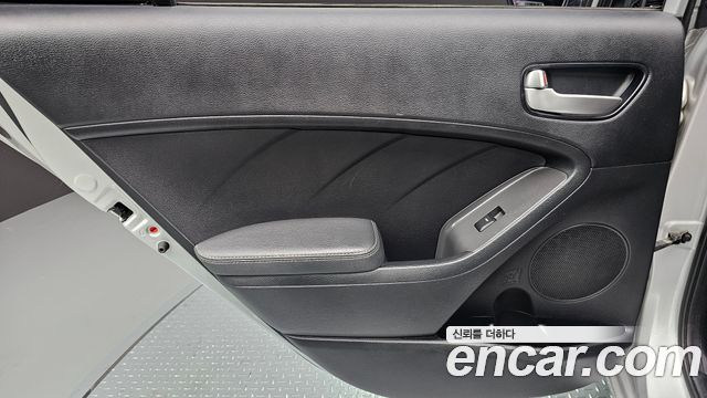 Kia K3 2018 — photo 15