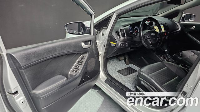 Kia K3 2018 — photo 16