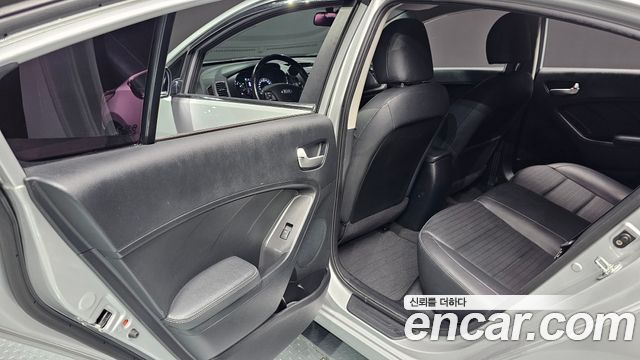 Kia K3 2018 — photo 27
