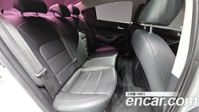 Kia K3 2018 — photo 28