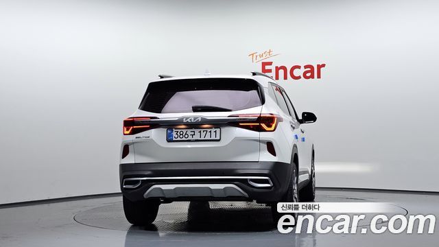 Kia Seltos 2023 — photo 4