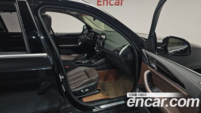BMW X3 2018 — photo 17