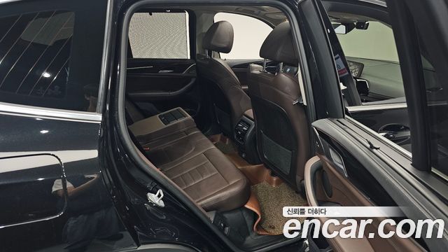 BMW X3 2018 — photo 18