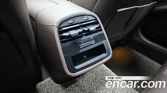 Maserati Quattroporte 2014 — photo 18