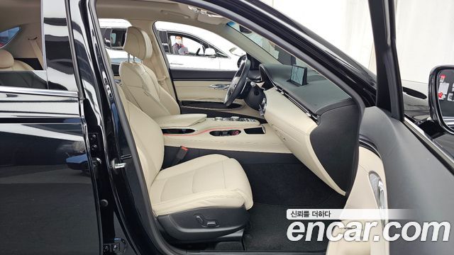 Genesis GV70 2022 — photo 17