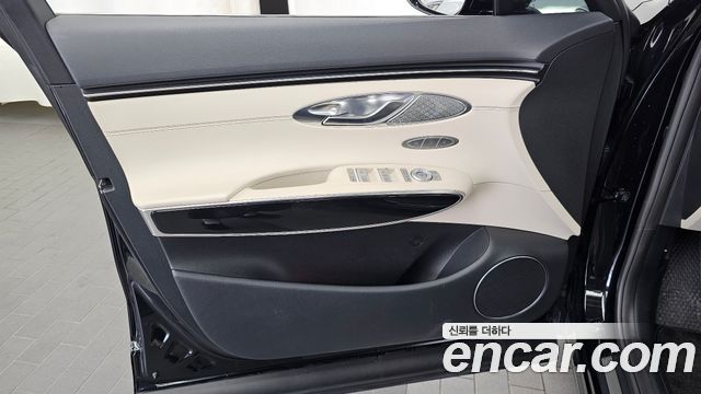 Genesis GV70 2022 — photo 14
