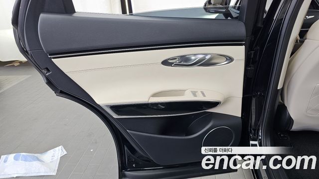 Genesis GV70 2022 — photo 15