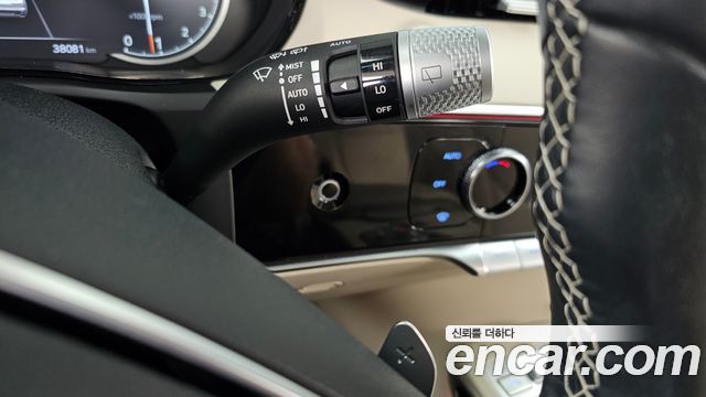 Genesis GV70 2022 — photo 28
